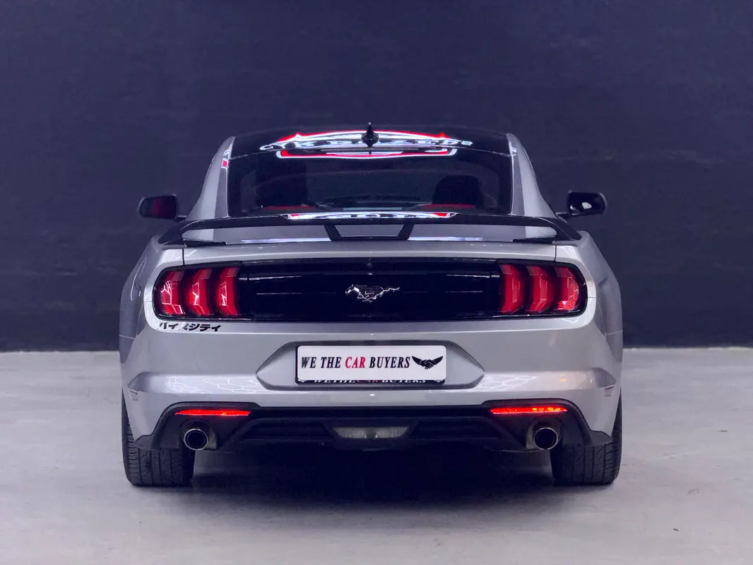 FORD MUSTANG
