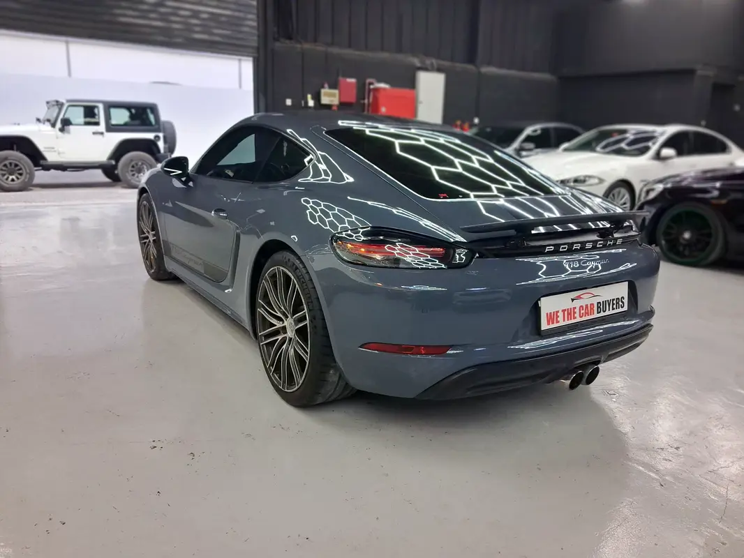 PORSCHE 718 CAYMAN