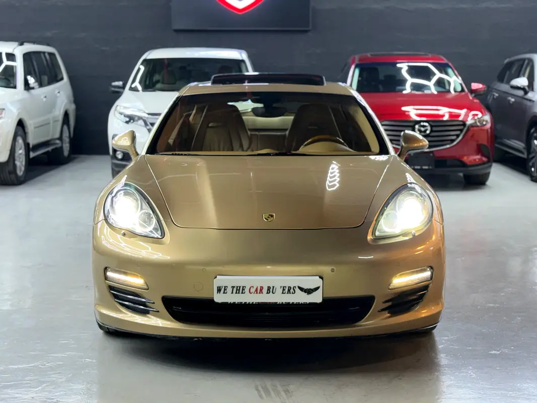 PORSCHE PANAMERA