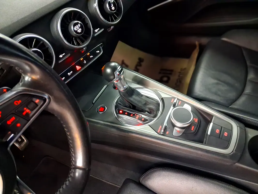 AUDI TT