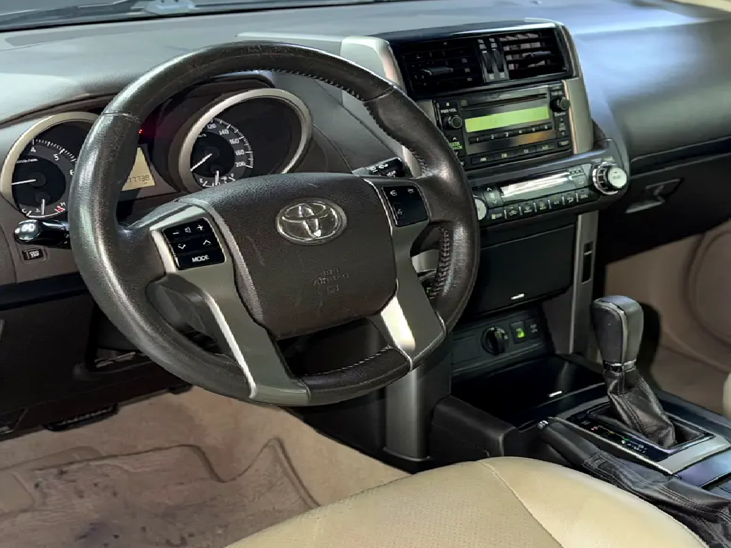 TOYOTA PRADO