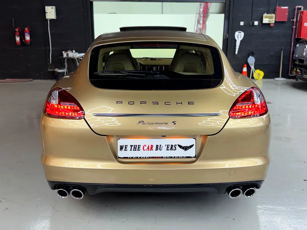 PORSCHE PANAMERA