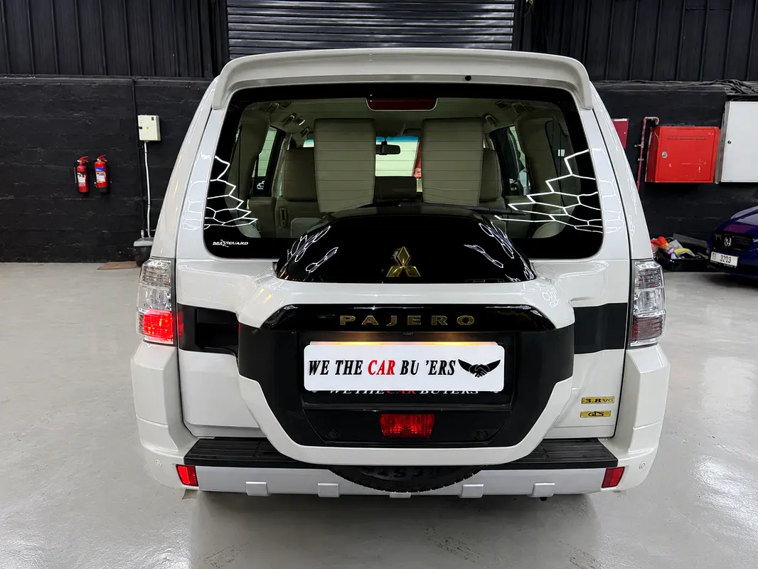 MITSUBISHI PAJERO GLS TOP LINE