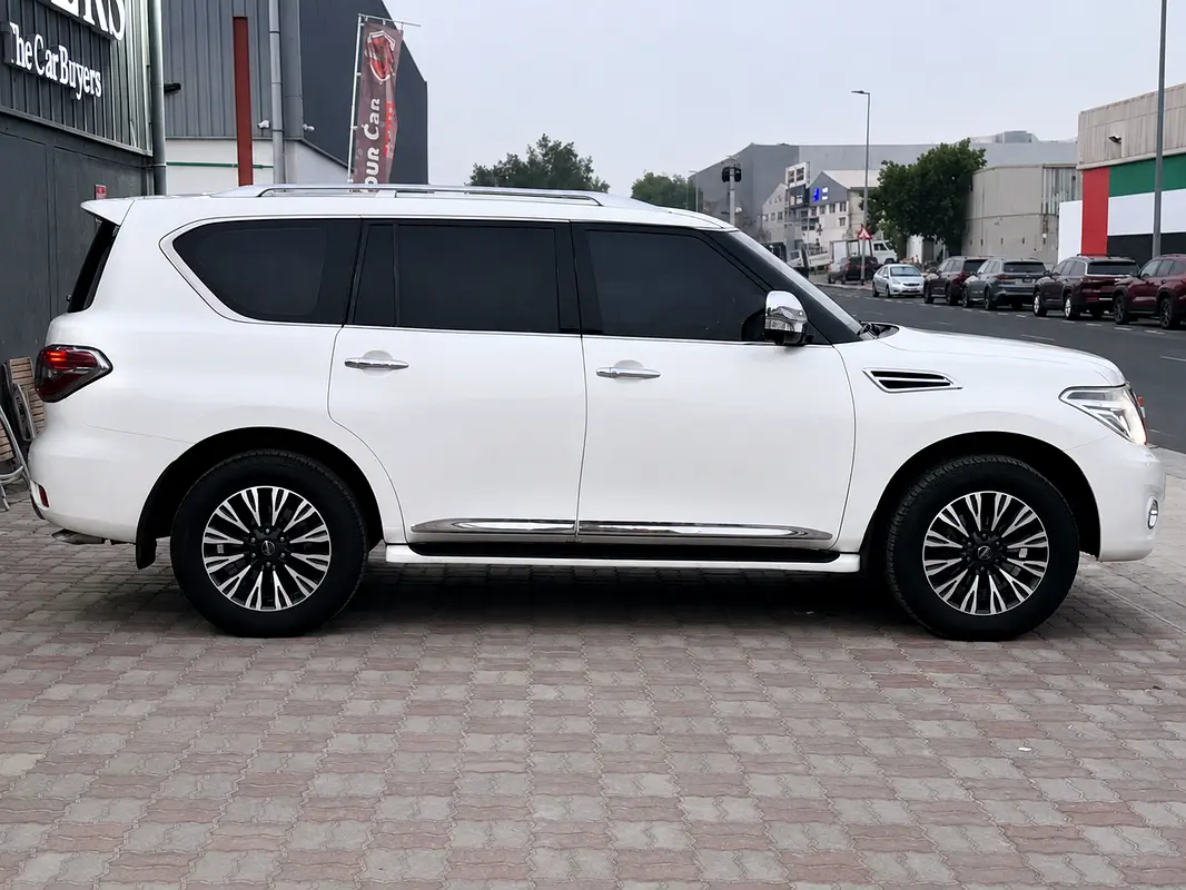 NISSAN PATROL SE Platinum