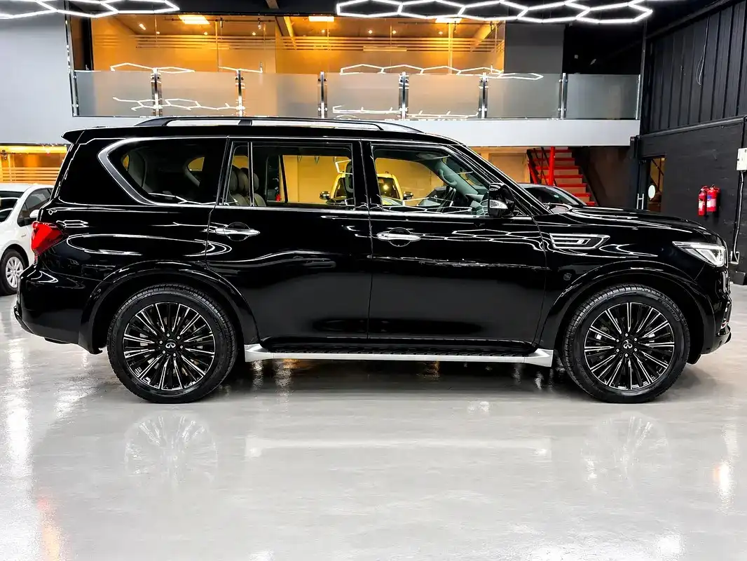 Infiniti QX80 LUXE